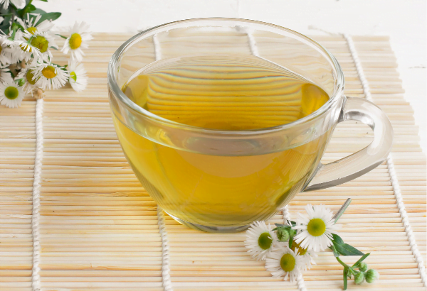 Benefícios do chá de camomila para a saúde.