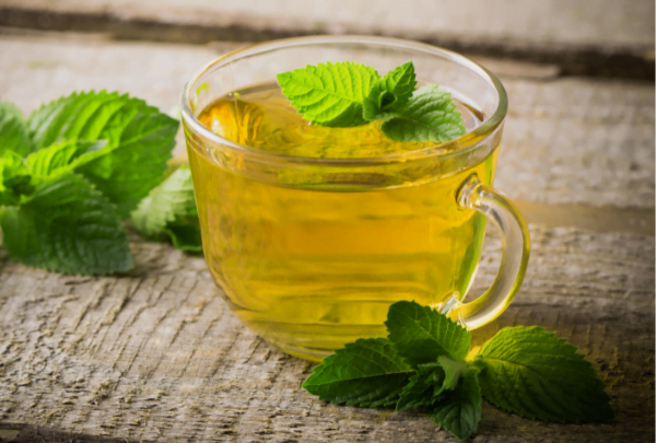 Benefícios do chá de hortelã para a saúde.