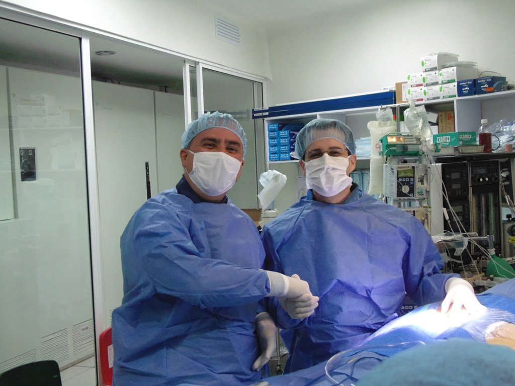 cirurgiao-vascular-Dr-Daniel-Benitti-primeiro-Multilayer-Colombia-1