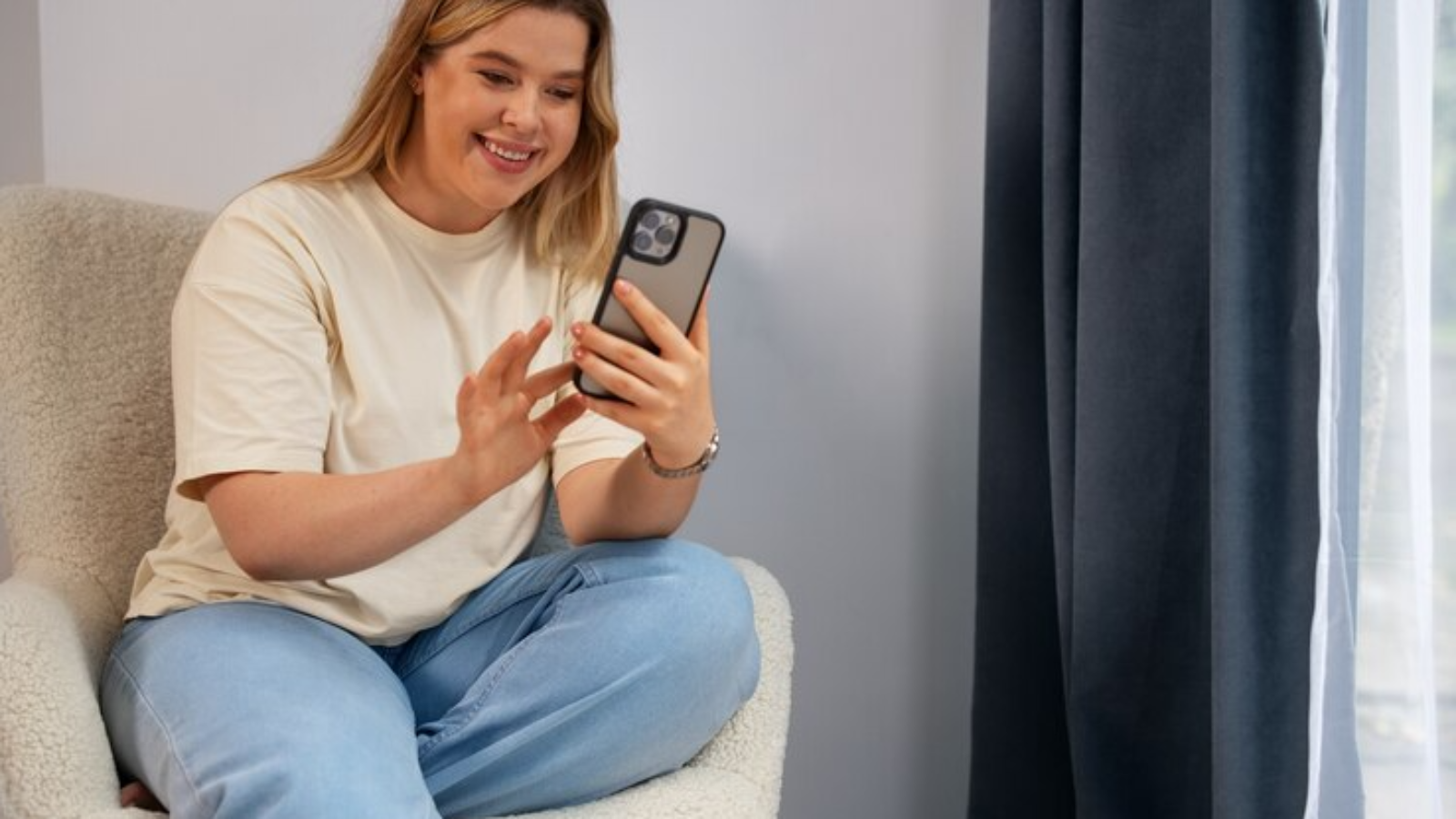 front-view-woman-making-video-calls-with-smartphone_23-2150711954-jpg-740×494-